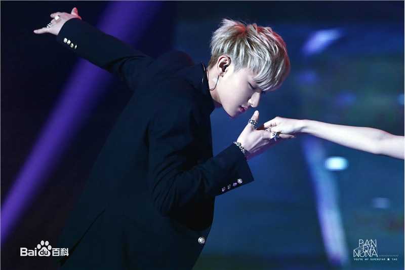 黄子韬(Z.TAO、 、タオ)侧颜壁纸壁纸