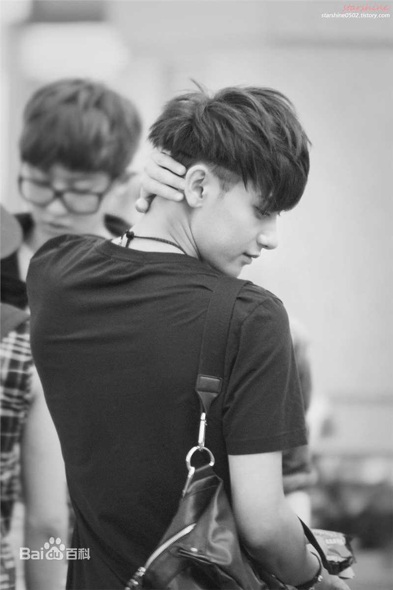 黄子韬(Z.TAO、 、タオ)侧颜壁纸壁纸