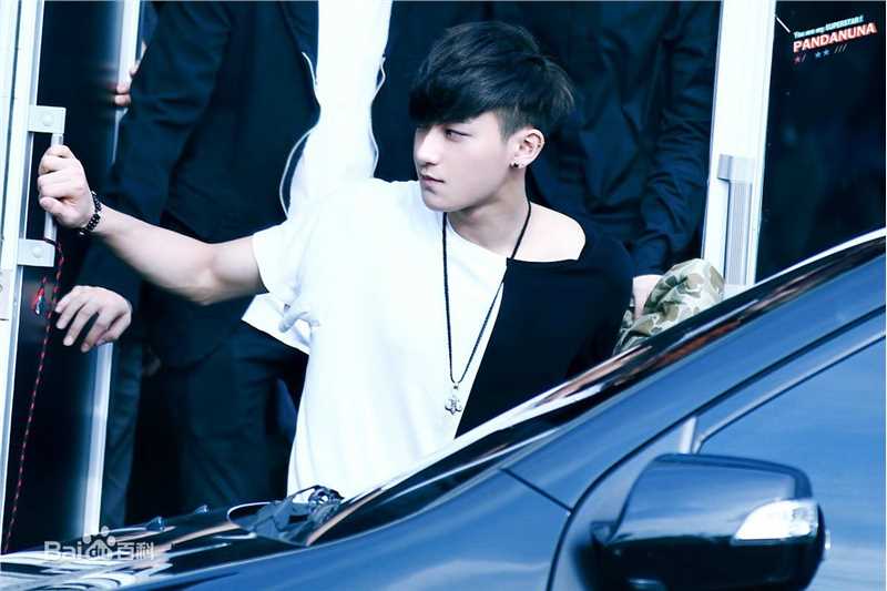 黄子韬(Z.TAO、 、タオ)侧颜壁纸壁纸