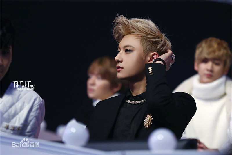 黄子韬(Z.TAO、 、タオ)侧颜壁纸壁纸