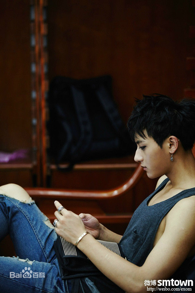 黄子韬(Z.TAO、 、タオ)侧颜壁纸壁纸