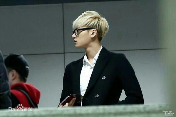 黄子韬(Z.TAO、 、タオ)侧颜壁纸壁纸