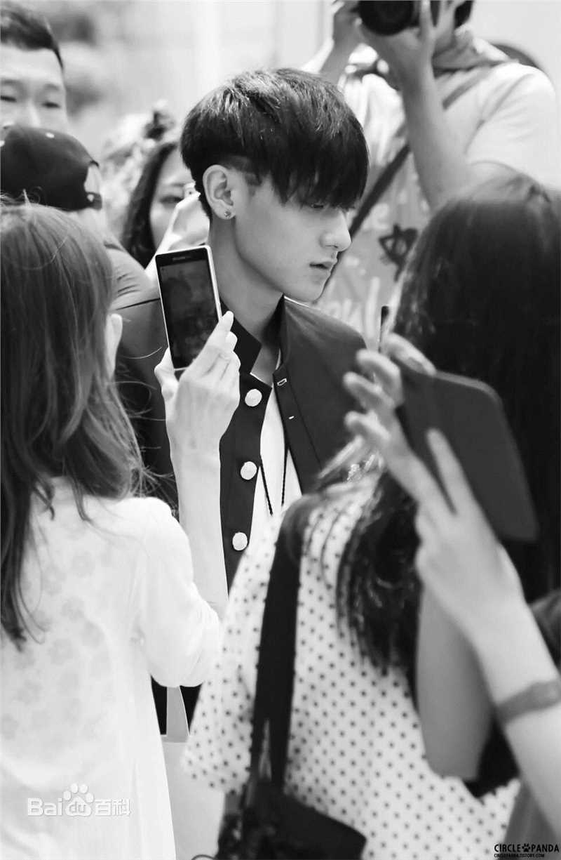 黄子韬(Z.TAO、 、タオ)侧颜壁纸壁纸