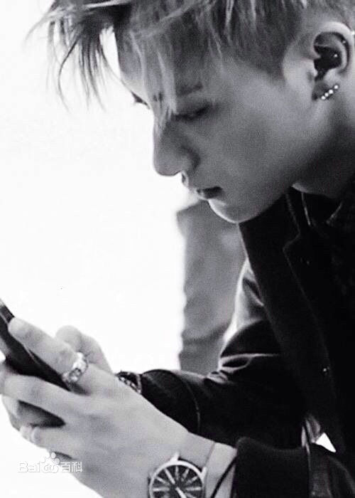 黄子韬(Z.TAO、 、タオ)侧颜壁纸壁纸