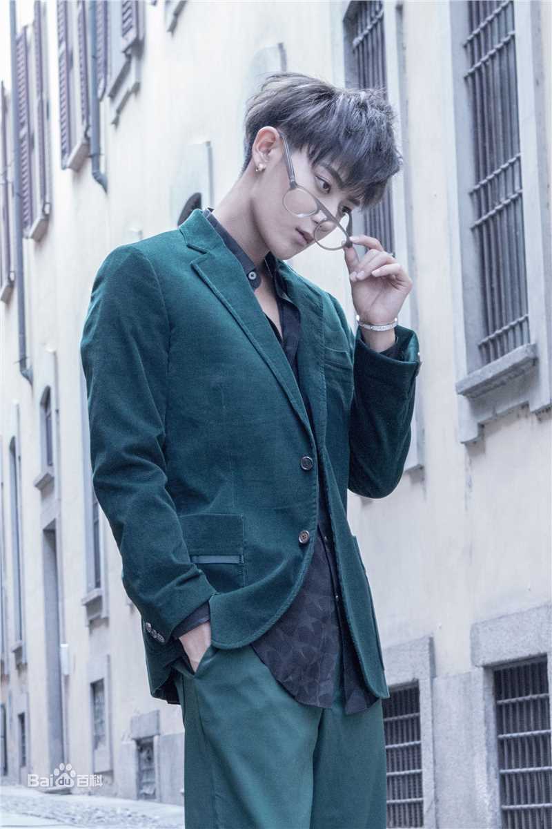 黄子韬(Z.TAO、 、タオ)时尚魅力性感图片壁纸
