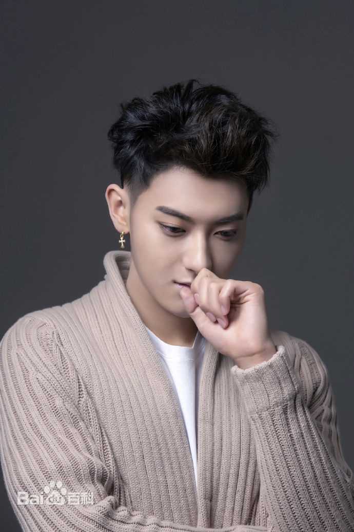 黄子韬(Z.TAO、 、タオ)最新《官方》图集