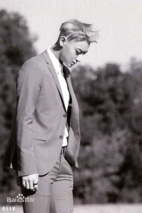 最优质黄子韬(Z.TAO、 、タオ)在《EXODUS》正规专辑中的相册