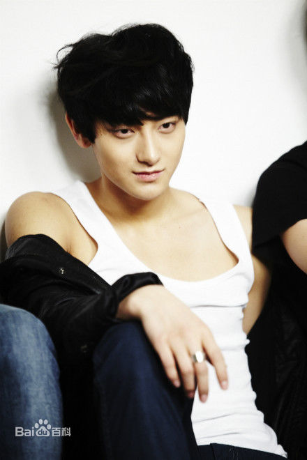 精选黄子韬(Z.TAO、 、タオ)在《MAMA》迷你专辑中的图册