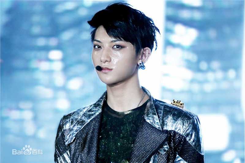 精选黄子韬(Z.TAO、 、タオ)在《MAMA》迷你专辑中的图册