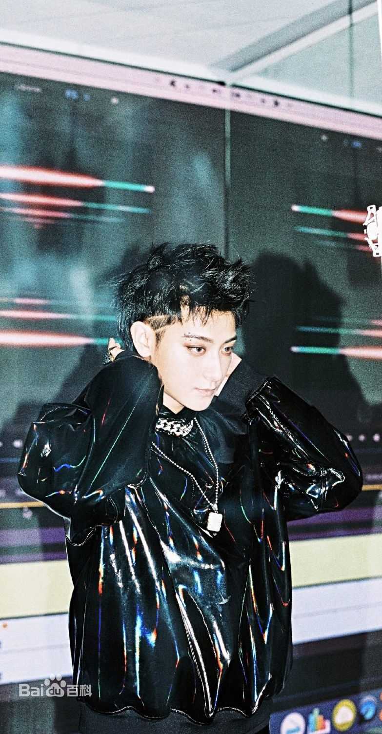 黄子韬(Z.TAO、 、タオ)前后照片