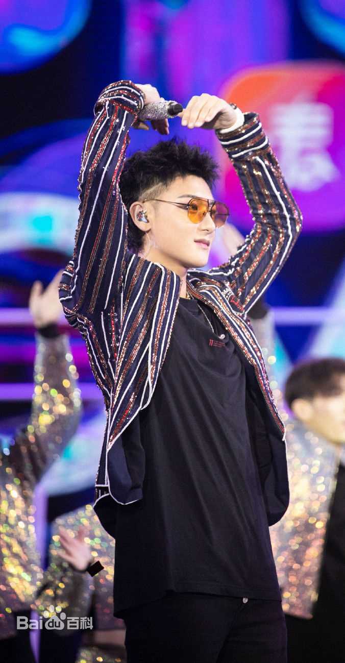 黄子韬(Z.TAO、 、タオ)前后照片