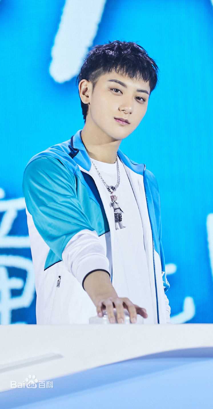 黄子韬(Z.TAO、 、タオ)前后照片