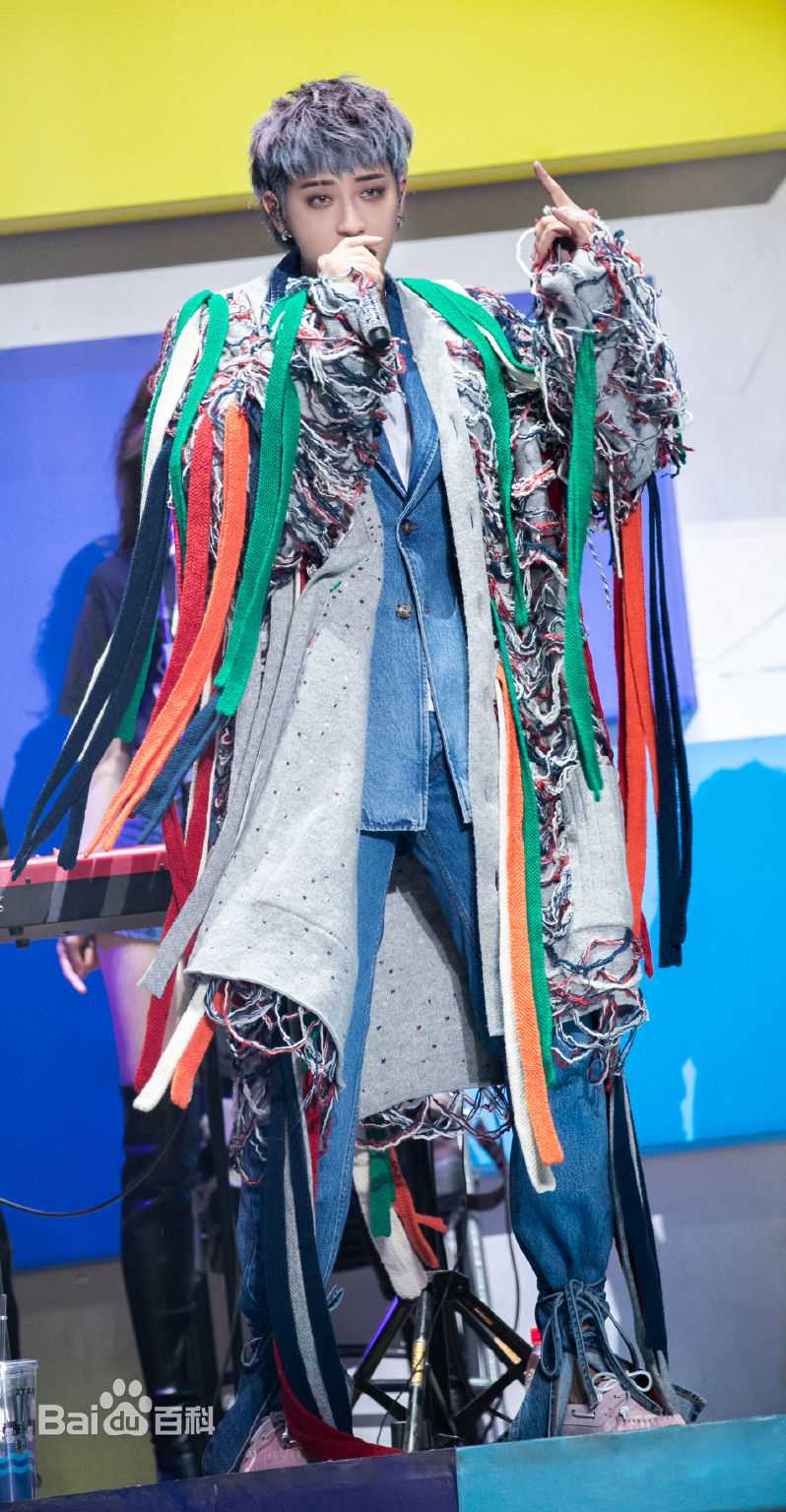 黄子韬(Z.TAO、 、タオ)前后照片