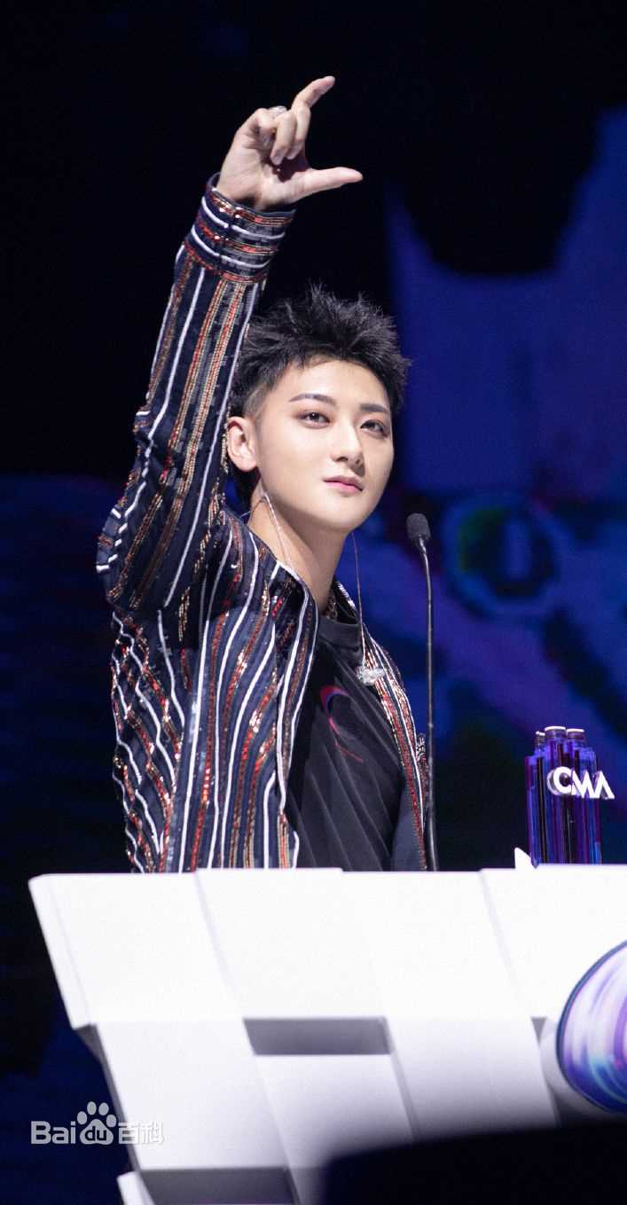 黄子韬(Z.TAO、 、タオ)前后照片