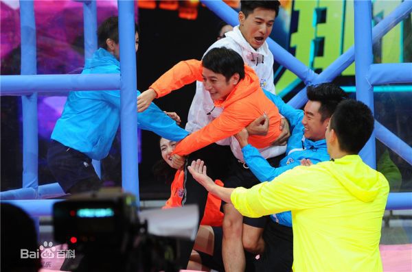 乔振宇(Qiao Zhenyu)快乐大本营前后照片