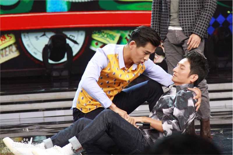 乔振宇(Qiao Zhenyu)快乐大本营前后照片