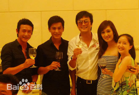 乔振宇(Qiao Zhenyu)日常素颜照壁纸