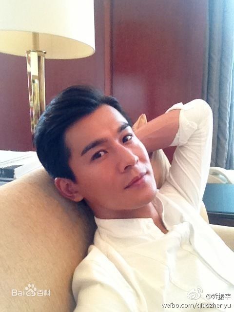 乔振宇(Qiao Zhenyu)日常素颜照壁纸