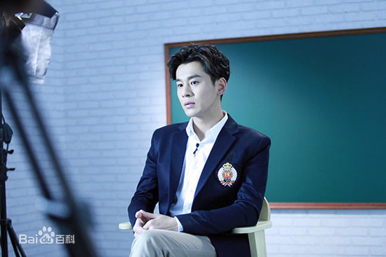 乔振宇(Qiao Zhenyu)明星大侦探性感图片图集