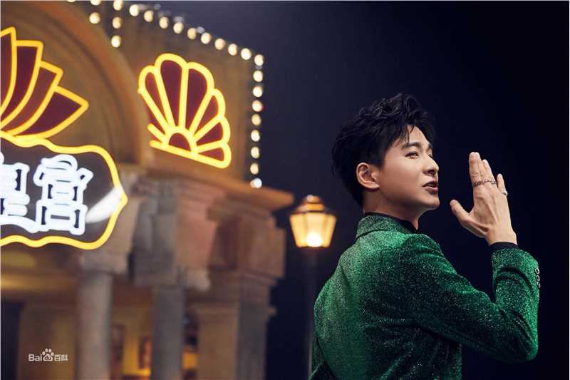 乔振宇(Qiao Zhenyu)明星大侦探性感图片图集