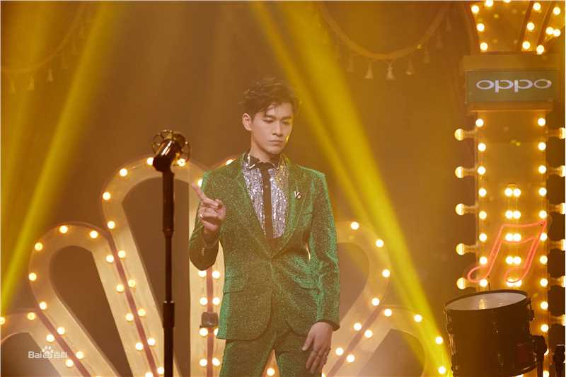 乔振宇(Qiao Zhenyu)明星大侦探性感图片图集