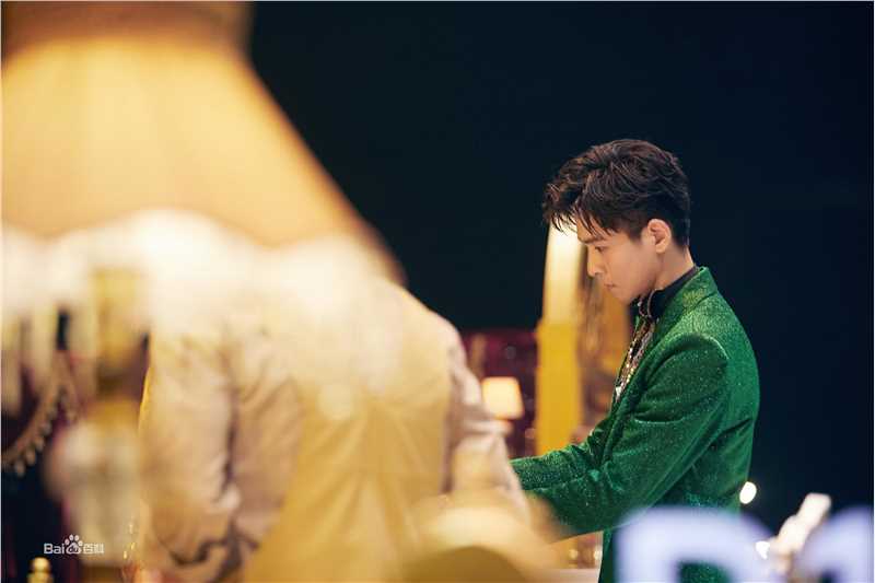 乔振宇(Qiao Zhenyu)明星大侦探性感图片图集