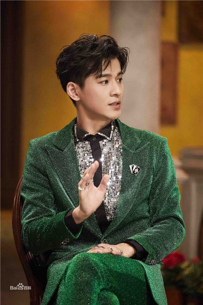 乔振宇(Qiao Zhenyu)明星大侦探性感图片图集