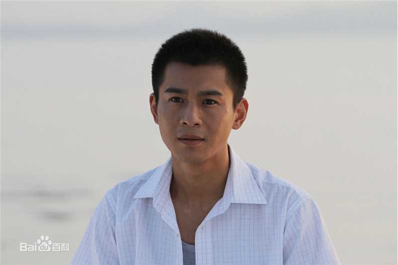 精选乔振宇(Qiao Zhenyu)在电视剧《满秋》饰郭乃文中的图册