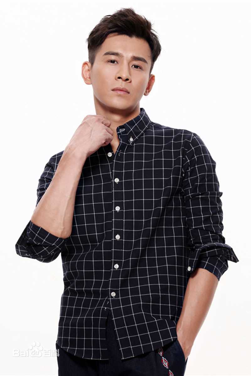 乔振宇(Qiao Zhenyu)Wild Bunch素颜照壁纸