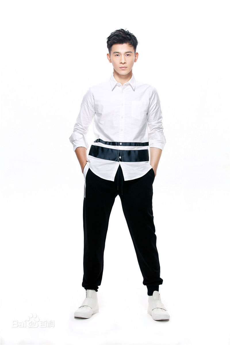 乔振宇(Qiao Zhenyu)Wild Bunch素颜照壁纸