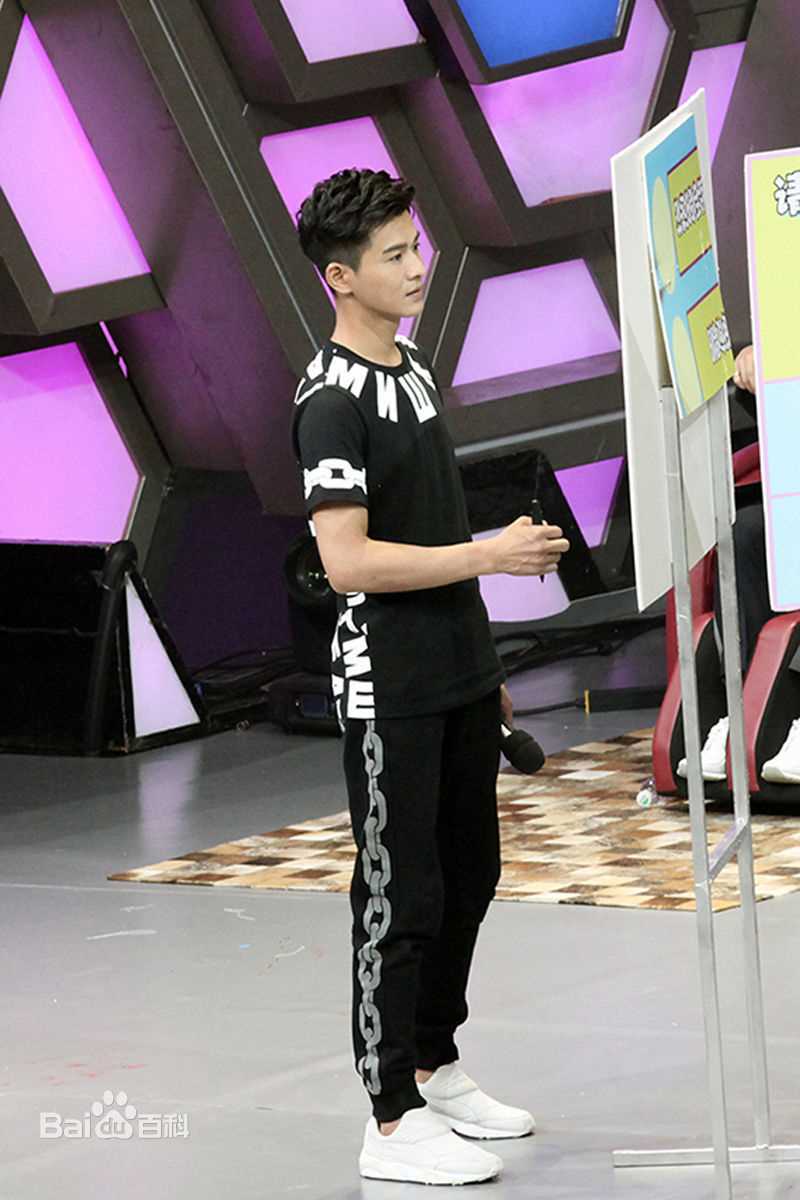 乔振宇(Qiao Zhenyu)151023湖南卫视快乐大本营性感图片图集