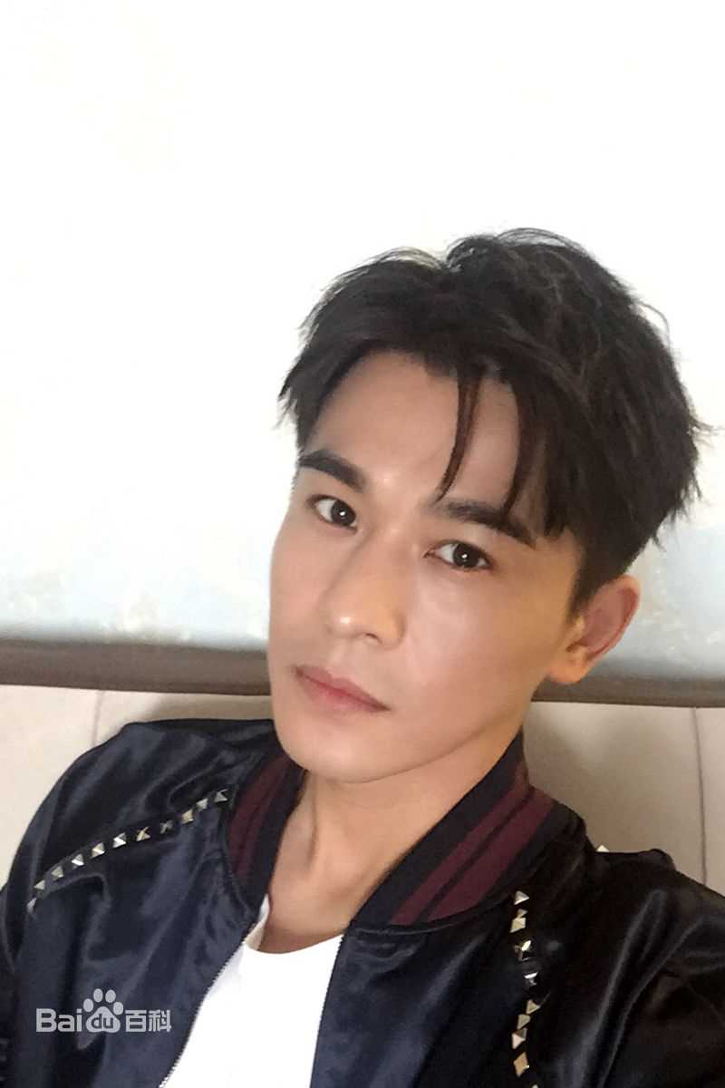 乔振宇(Qiao Zhenyu)170108芒果TV明星大侦探第二季性感图片图集