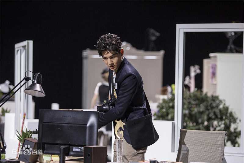 乔振宇(Qiao Zhenyu)160403芒果TV明星大侦探图册