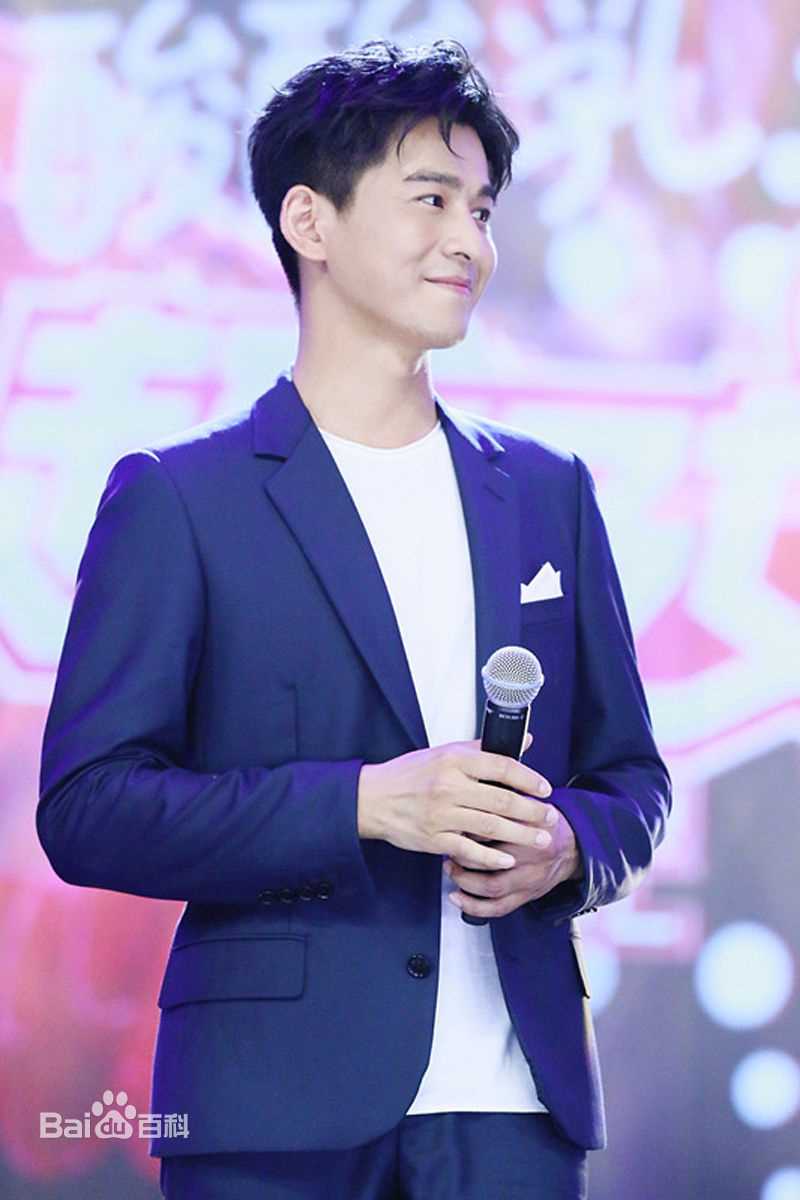 乔振宇(Qiao Zhenyu)160701芒果TV超级女声全国总决赛第一场前后照片