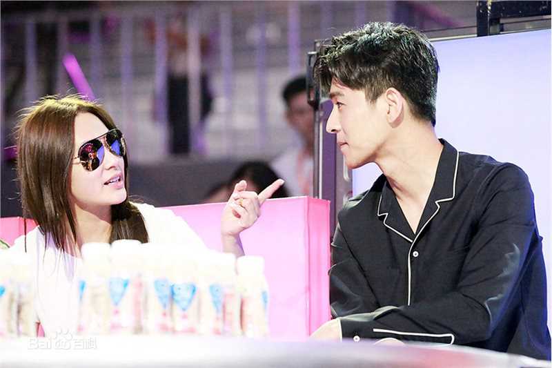 乔振宇(Qiao Zhenyu)160701芒果TV超级女声全国总决赛第一场前后照片