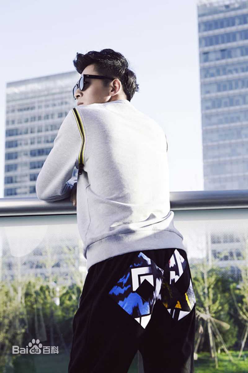 乔振宇(Qiao Zhenyu)JEEN+Q壁纸壁纸