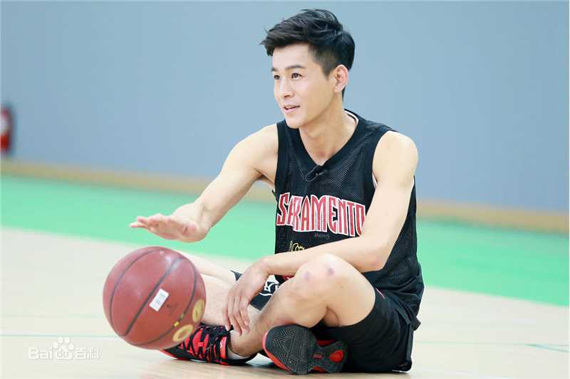 乔振宇(Qiao Zhenyu)150915深圳卫视中韩梦之队生活照