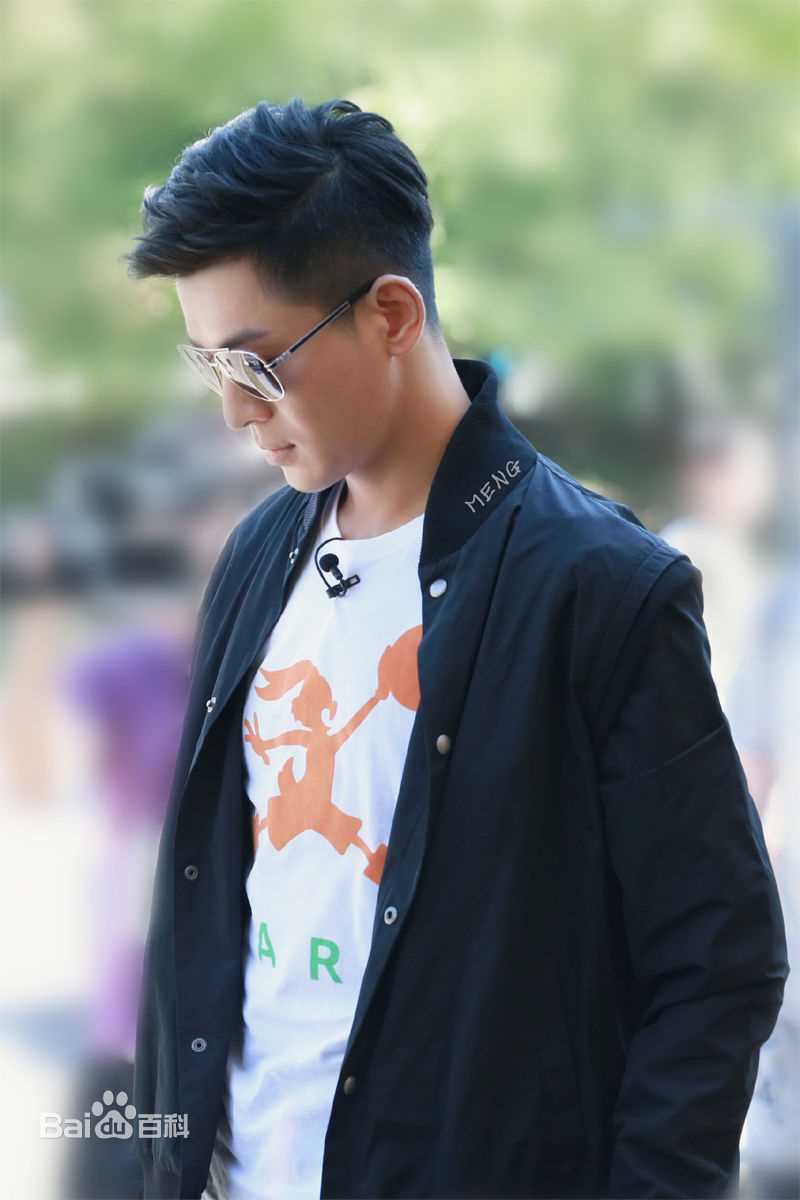 乔振宇(Qiao Zhenyu)150915深圳卫视中韩梦之队生活照