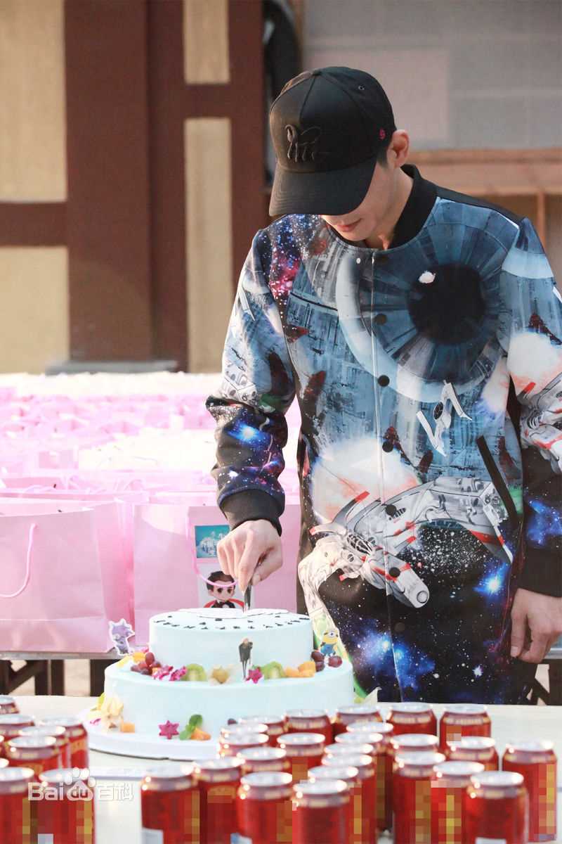 乔振宇(Qiao Zhenyu)161101蔓蔓青萝横店生日会素颜照相册