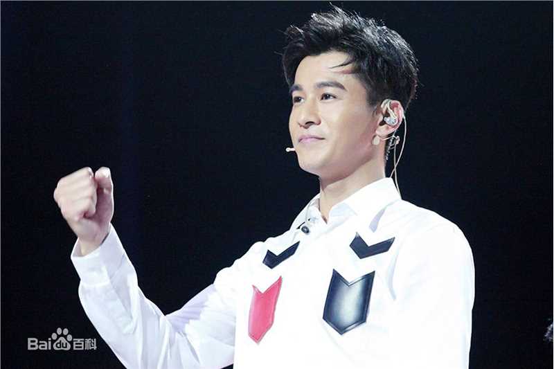 乔振宇(Qiao Zhenyu)160709芒果TV超级女声全国总决赛第二场前后照片