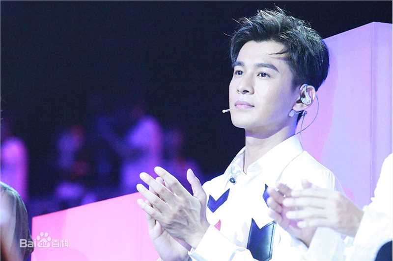 乔振宇(Qiao Zhenyu)160709芒果TV超级女声全国总决赛第二场前后照片