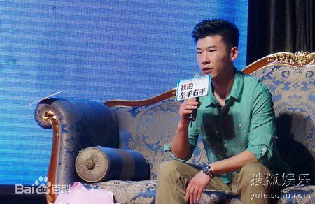 王骁(Lawrence Wang)与母亲王馥荔前后照片