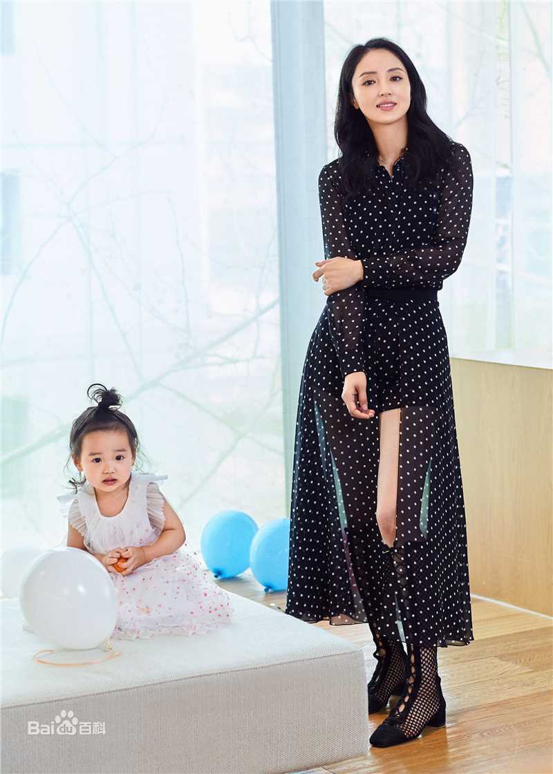 董璇(Dong Xuan)最新酒窝母亲节壁纸