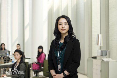 精选董璇(Dong Xuan)在出演《无懈可击之美女如云》中的图册