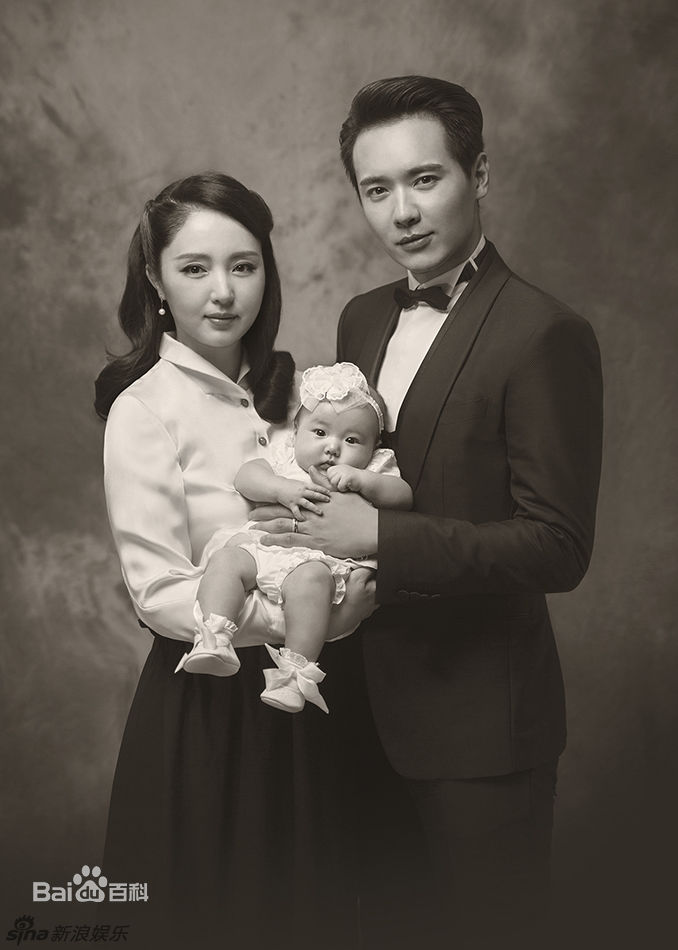 董璇(Dong Xuan)全家福生活照