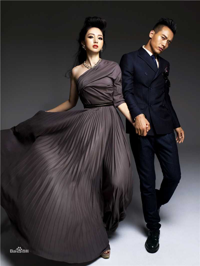 精选董璇(Dong Xuan)在《精品购物指南》中的图册