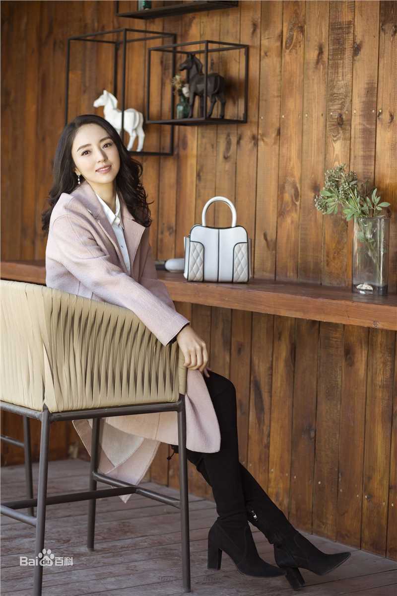 最优质董璇(Dong Xuan)在《阿那亚恋情》饰演顾若中的相册