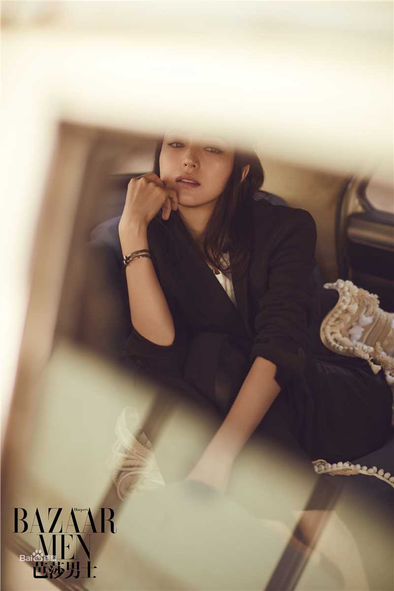 高清董璇(Dong Xuan)在《芭莎男士》中的图集
