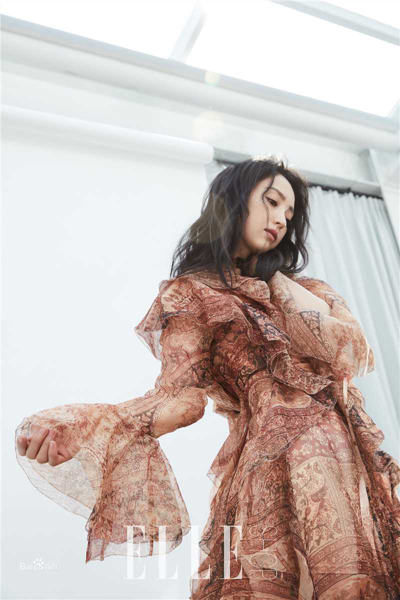 最优质董璇(Dong Xuan)在《ELLESHOP》中的相册