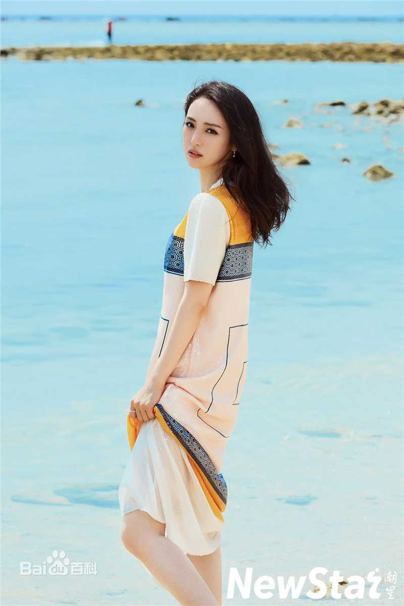 高清董璇(Dong Xuan)在《NewStar潮星》中的图集